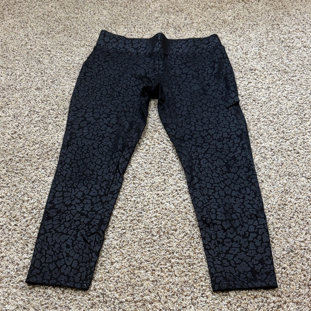 LOFT Outlet Black and Gray cheetah-Print ankle Leggings